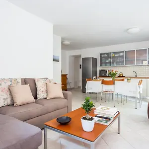 Spacious 3-bedroom With Courtyard In - Perfect For Families Appartamento Tempio Pausania